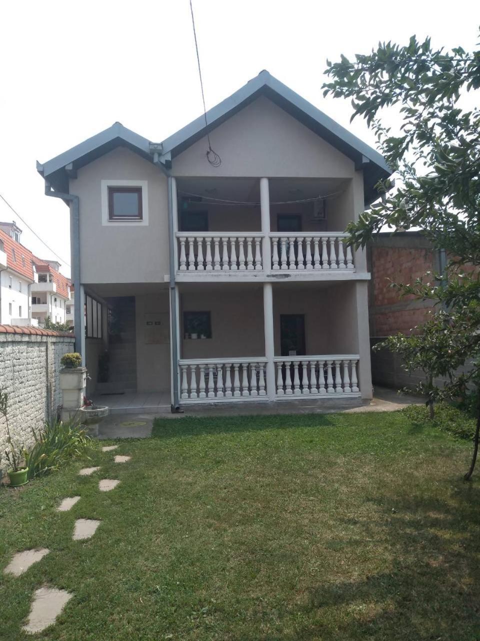 Plavi Apartman Airport Belgrade Luaran gambar